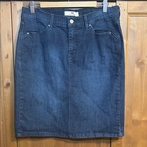 Levi's Dark Blue Denim Perfectly Slimming Skirt, Size 10